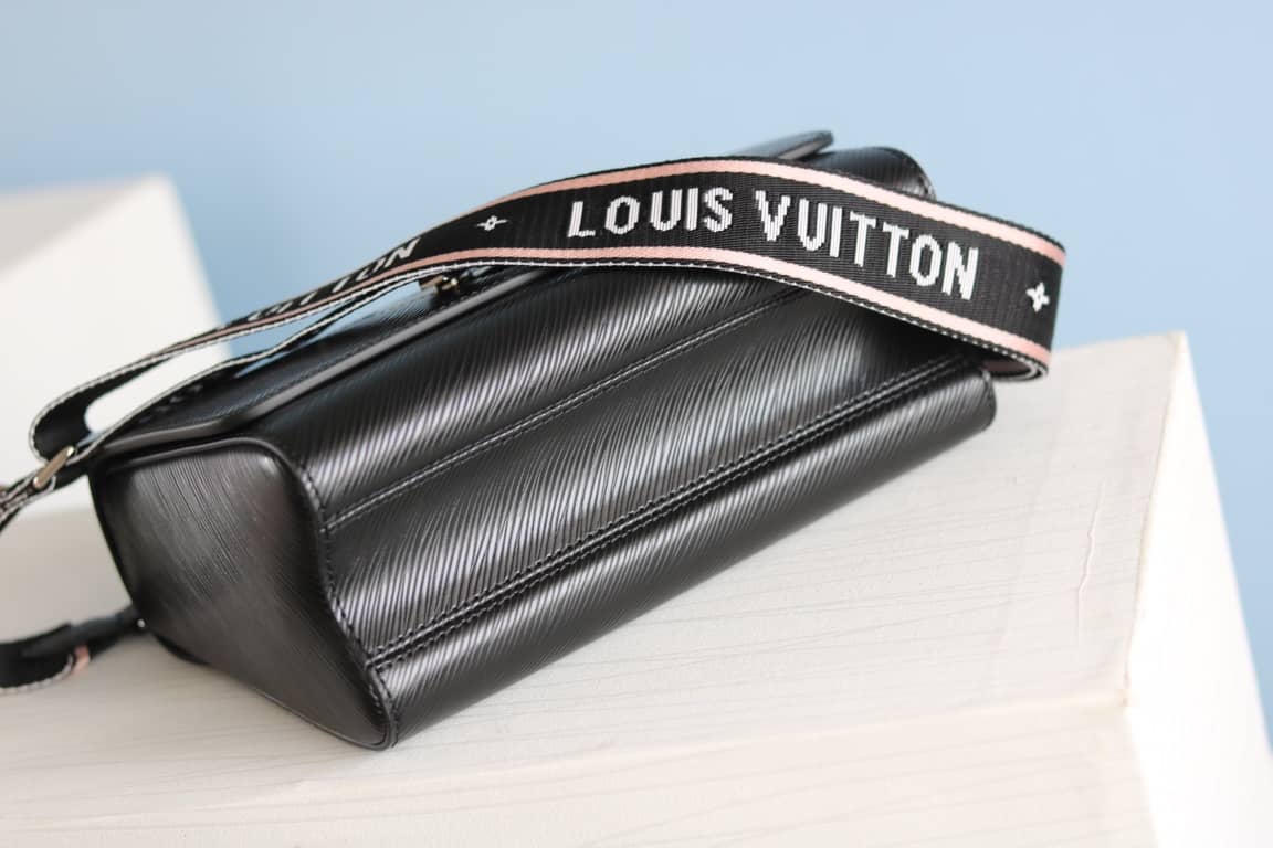 L0vis Vvtt0n Textured Epi Leather Twist Series Bag