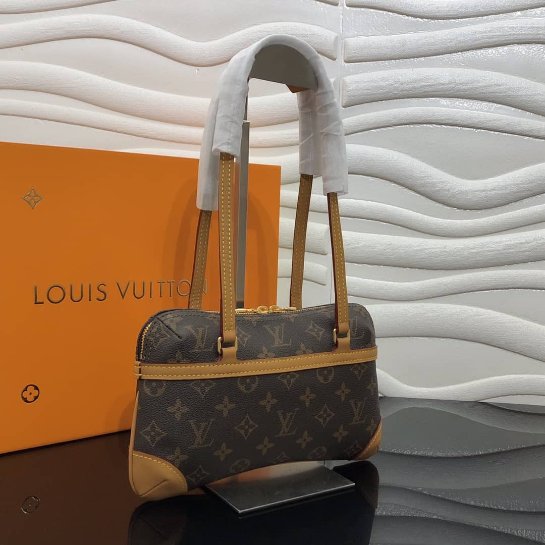 L0vis Vvtt0n Monogram Mini Kusan Shoulder Bag Replica M51143