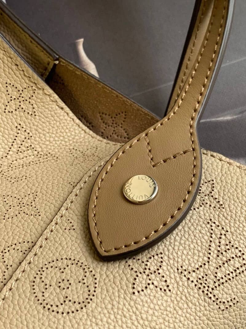 L0vis Vvtt0n Mahina Hina PM Leather Tote Replica Apricot M54353