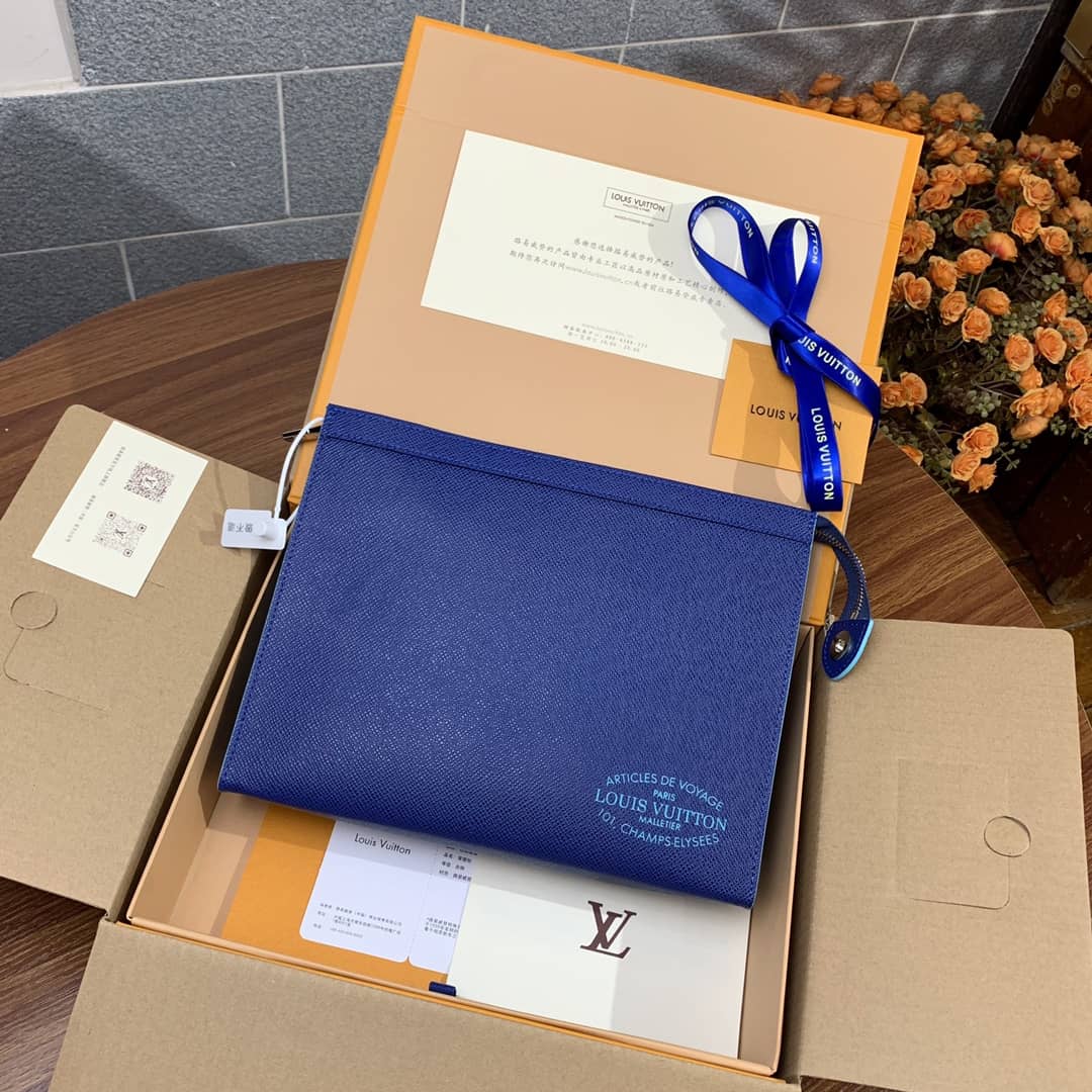L0vis Vvtt0n Pochette Voyage MM Replica Clutch Blue M30395