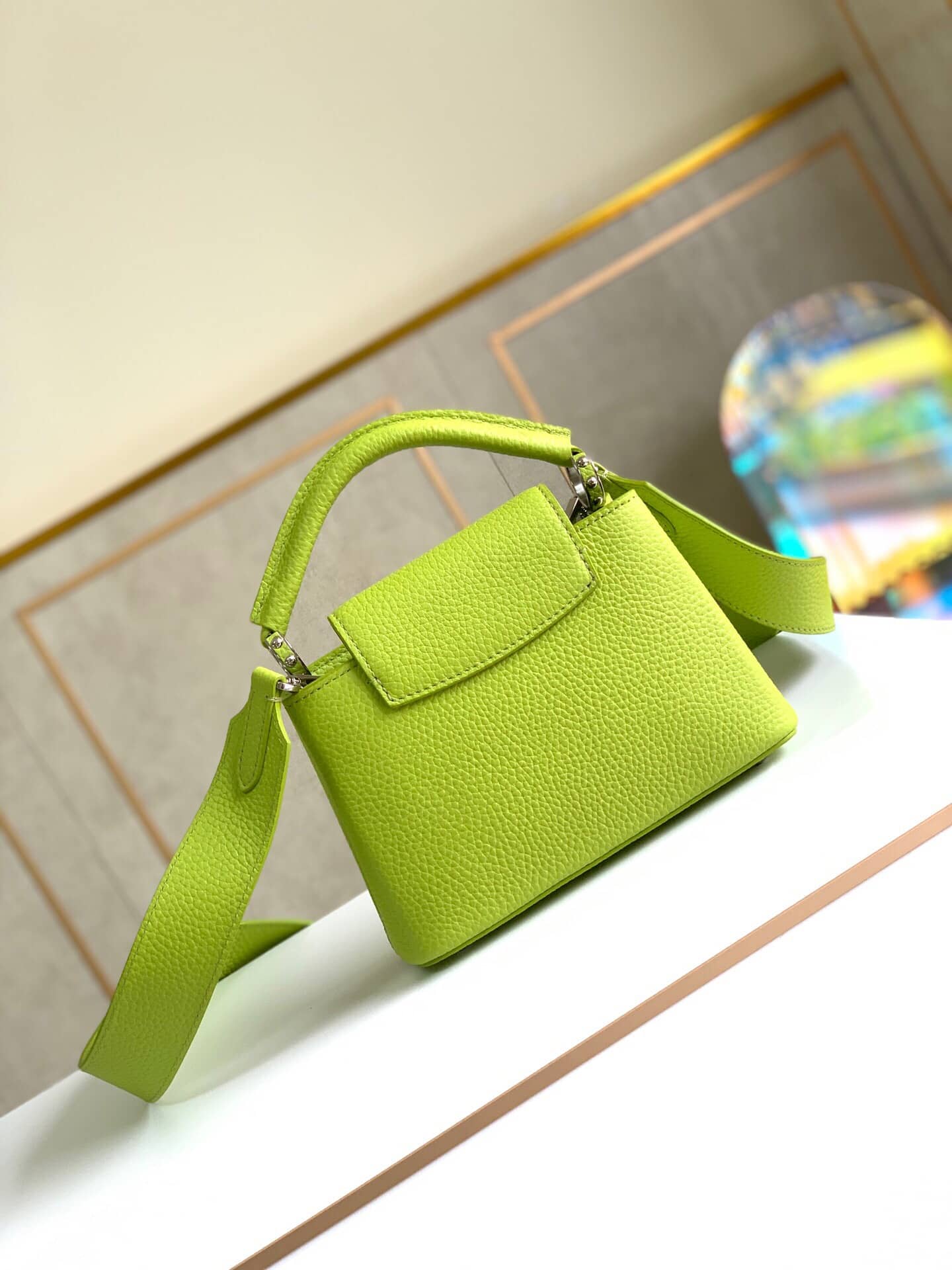 L0vis Vvtt0n Taurillon Leather Capucines Mini Replica Bag Green M55985