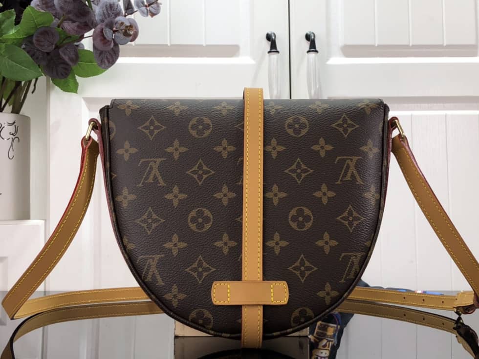 L0vis Vvtt0n Monogram Chantilly MM M51233 Replica Crossbody Bag