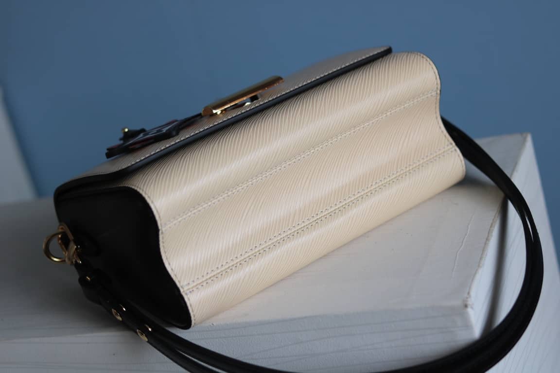 L0vis Vvtt0n Textured Epi Leather Twist Series Bag Beige