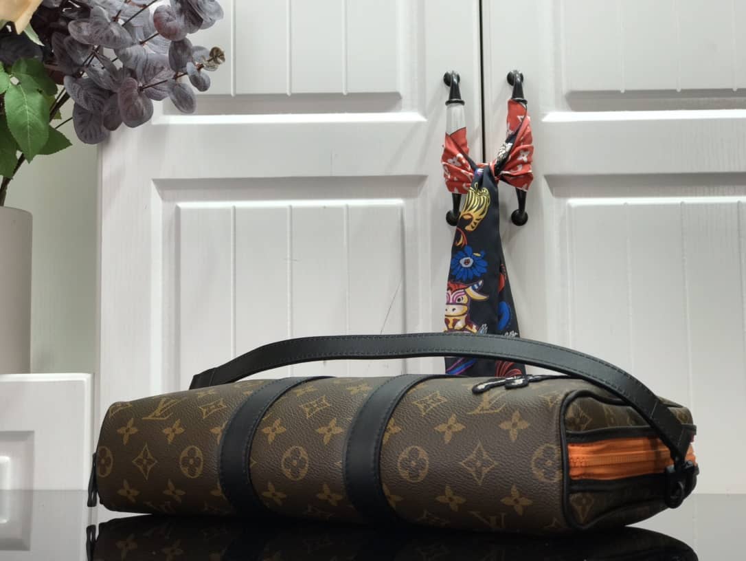 L0vis Vvtt0n Monogram Keepall Pouch 2way Clutch Replica M80130
