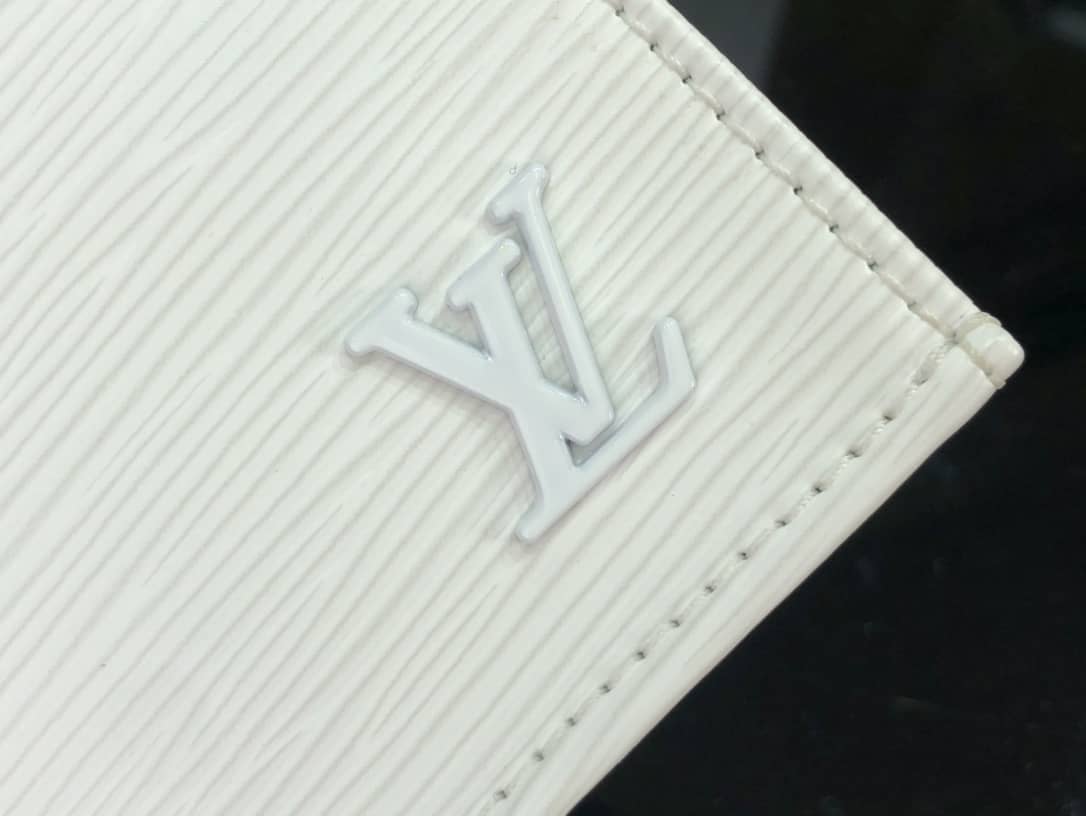 L0vis Vvtt0n Petit Sac Plat Flat Shoulder Bag Replica White M80169