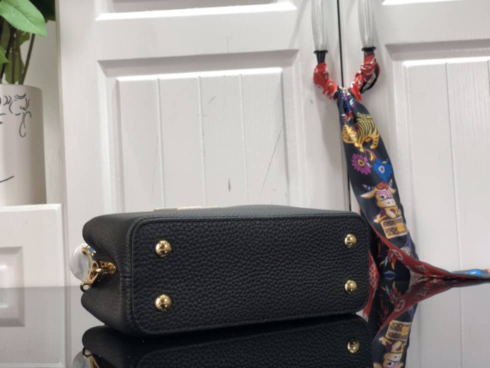 L0vis Vvtt0n Capucines Mini M59709 Replica Shoulder Bag
