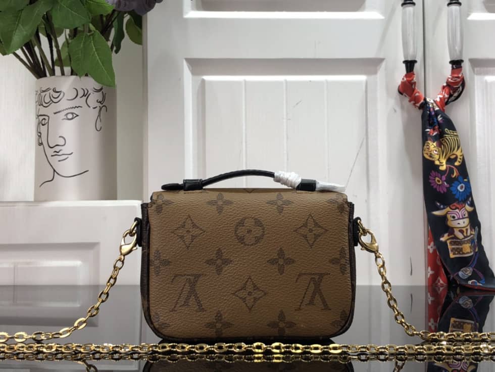 L0vis Vvtt0n Pochette Métis Monogram Reverse M80311 Replica