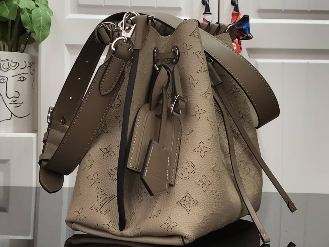 L0vis Vvtt0n Mahina Muria Replica Handbag Gray M55801