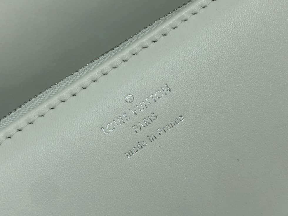 L0vis Vvtt0n Swing Handbag White M20393 Replica Shoulder Bag