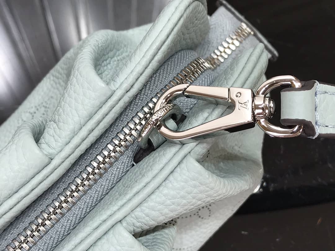 L0vis Vvtt0n Scala Mini Replica Pouch Blue M80092