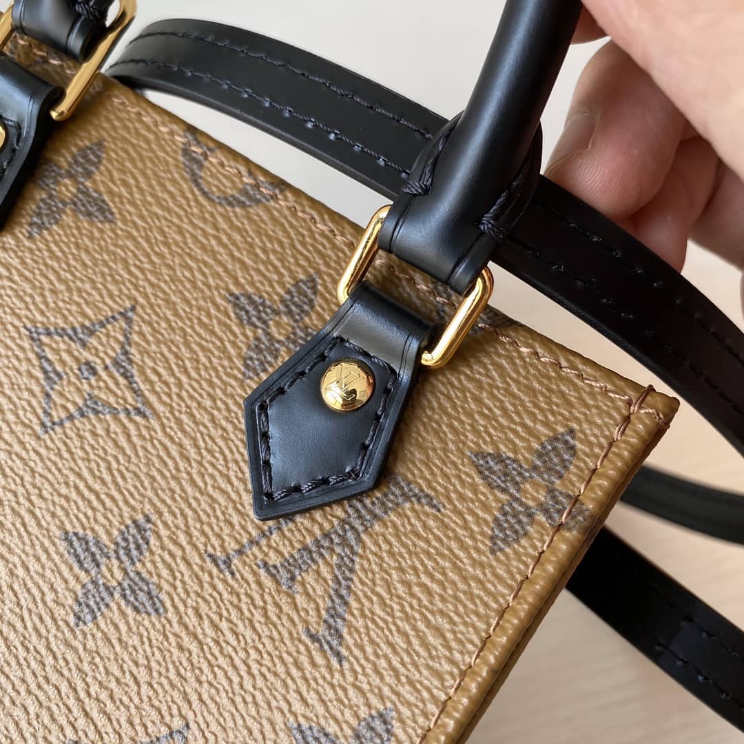 L0vis Vvtt0n Monogram Petit Sac Plat 2Way Replica Shoulder Bag Brown M69442