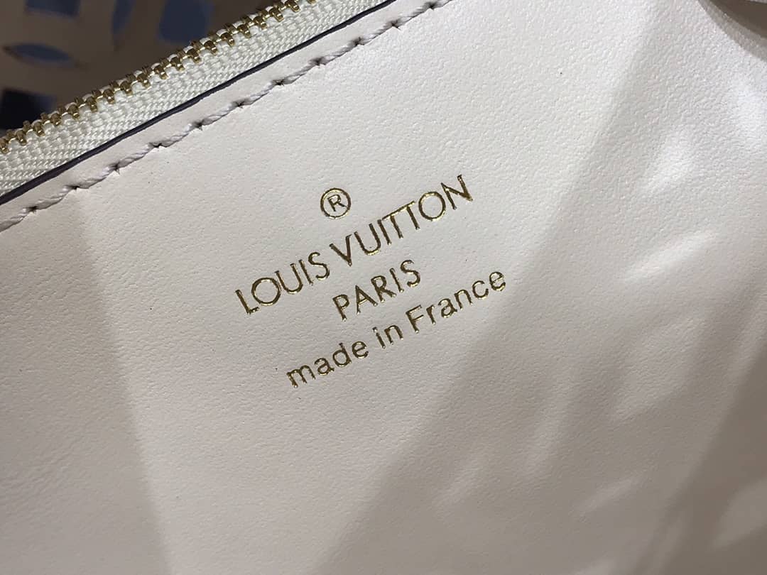 L0vis Vvtt0n Capucines BB Cutout Leather Bag Replica Apricot M57228