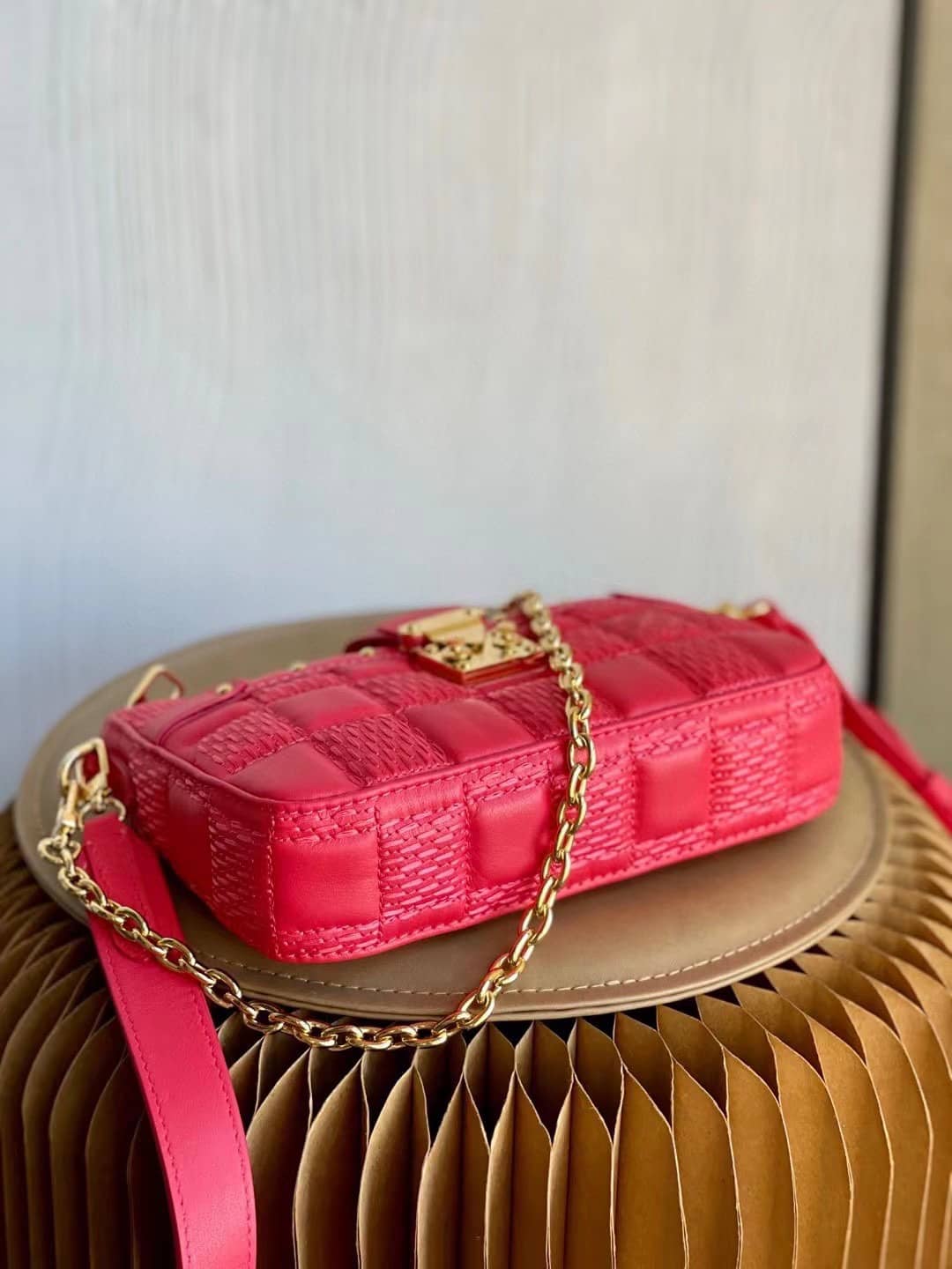 L0vis Vvtt0n Pochette Troca Red M59049 Replica Crossbody Bag