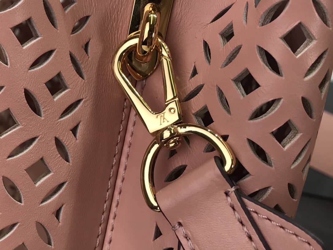 L0vis Vvtt0n Capucines BB Cutout Leather Bag Replica Pink M57228