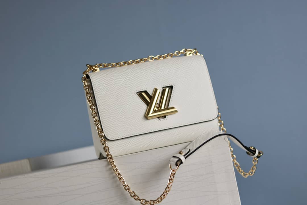 L0vis Vvtt0n Twist Bag White Replica M50281