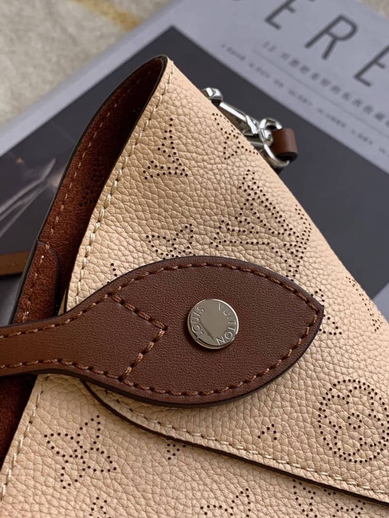 L0vis Vvtt0n Mahina Hina PM Leather Tote Replica Beige M54353