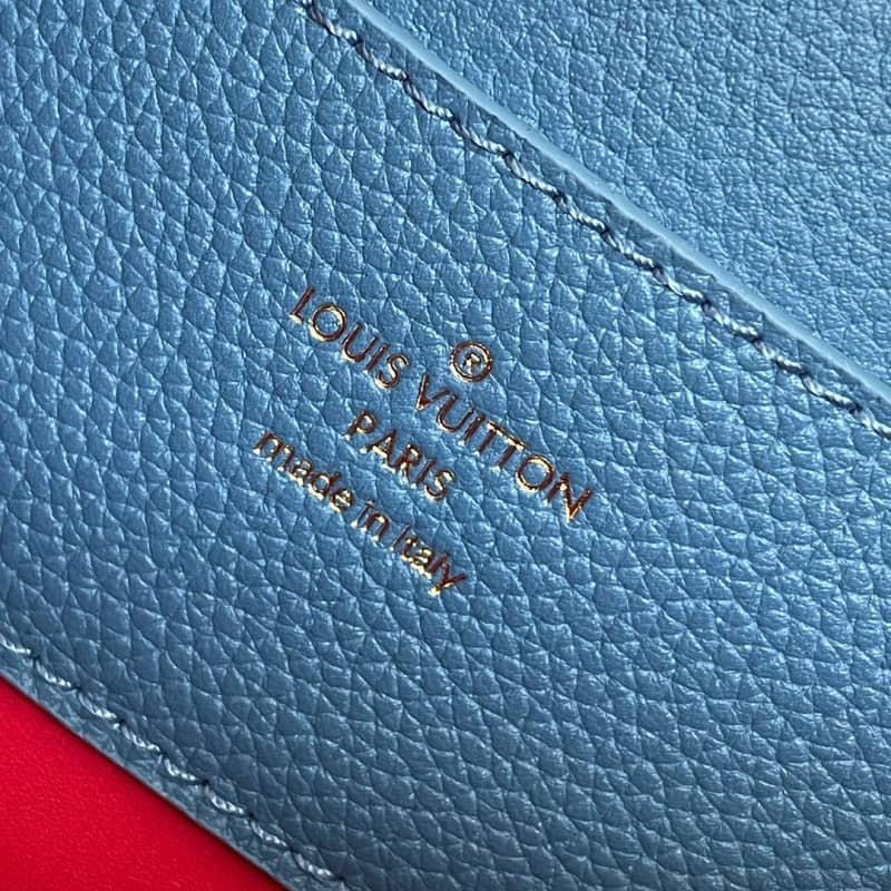 L0vis Vvtt0n Pont 9 Soft MM Grained Calfskin Leather Replica Bag Blue M58968