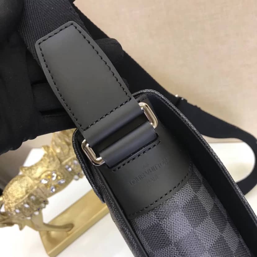 L0vis Vvtt0n Damier Graphite District MM Shoulder Bag Replica N41029
