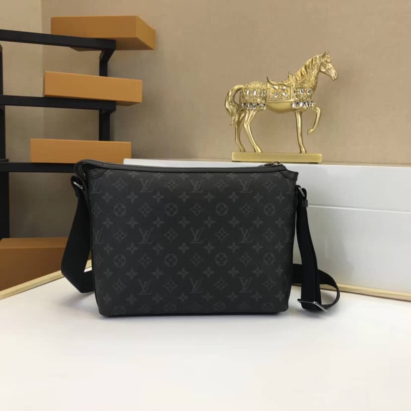 L0vis Vvtt0n Odyssey Messenger PM Bag Replica Black M44223