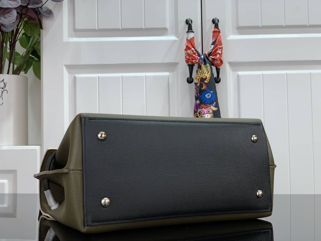 L0vis Vvtt0n Lock Me Ever 2Way Bag Replica Green M52787