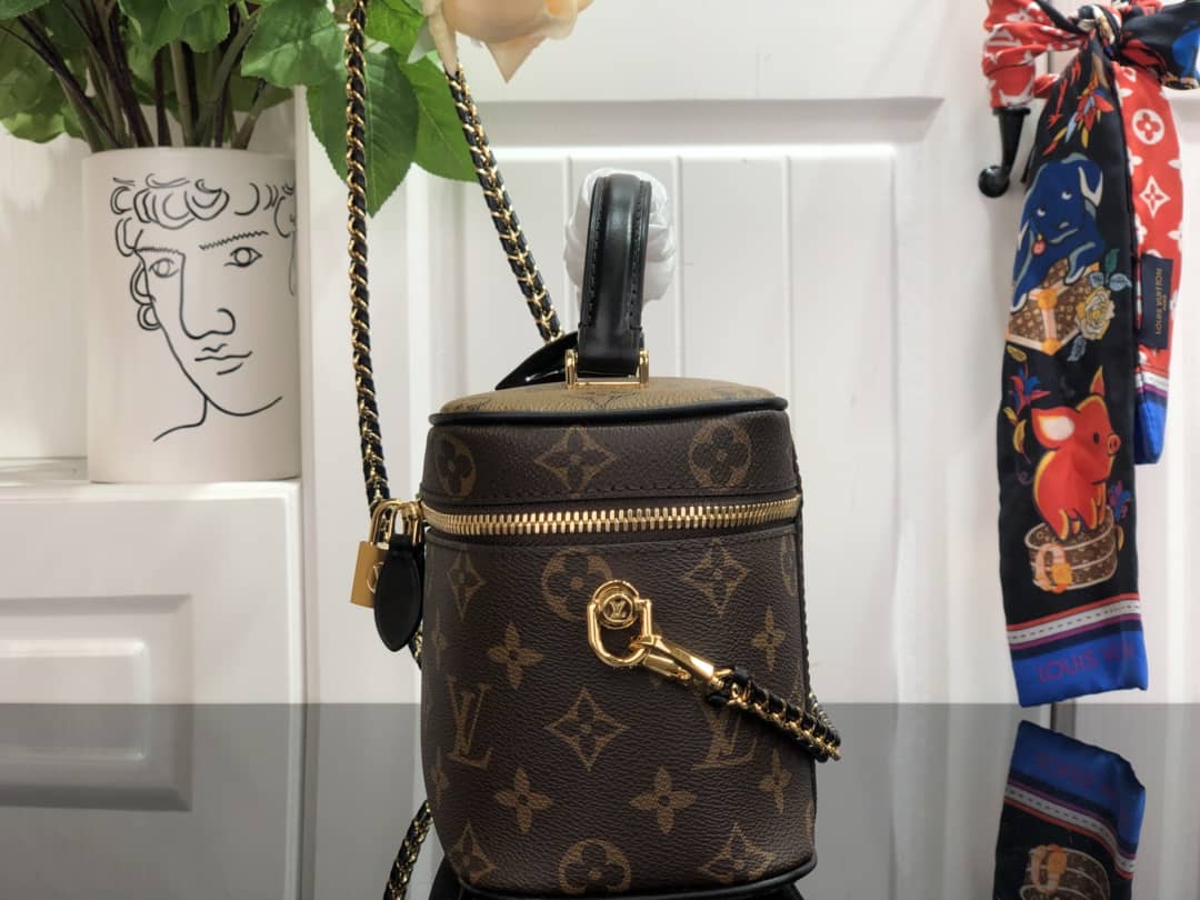 L0vis Vvtt0n Monogram Reverse Canvas Vanity PM M45165 Replica