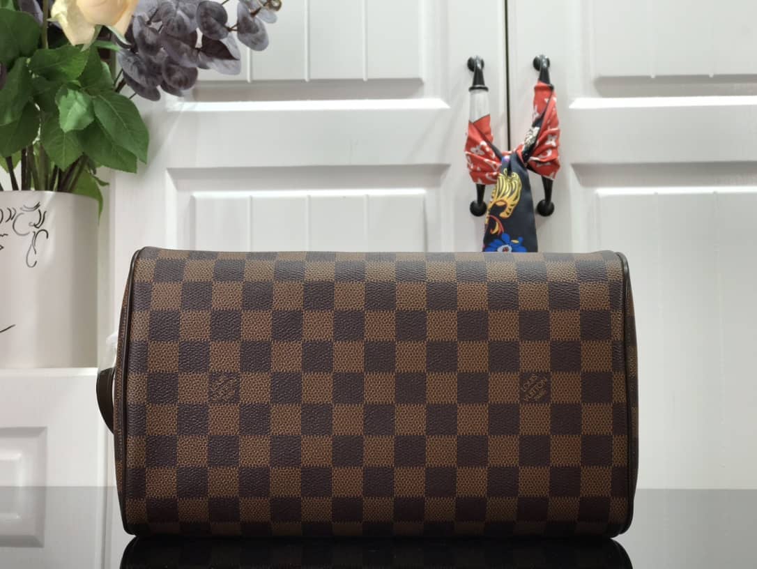 L0vis Vvtt0n King Size Toiletry Bag Replica M47528