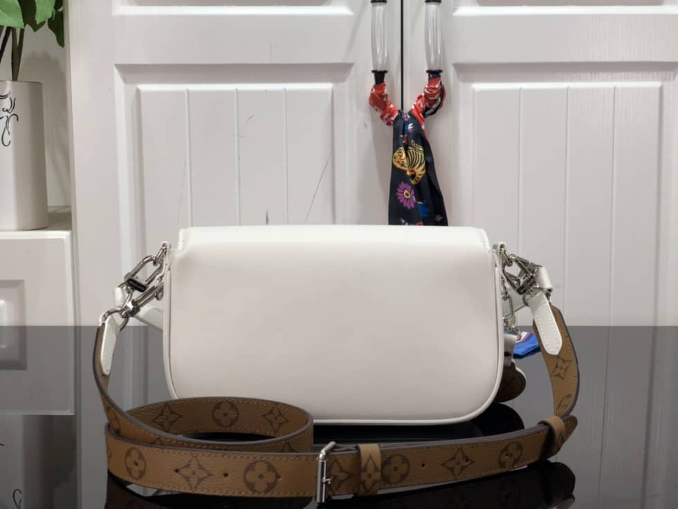 L0vis Vvtt0n Swing Handbag White M20393 Replica Shoulder Bag