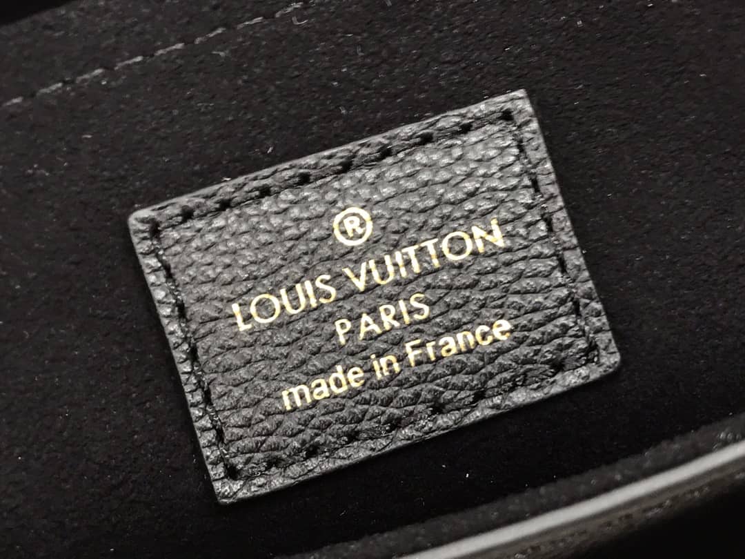 L0vis Vvtt0n Lockme Chain PM Replica Handbag Black M57073