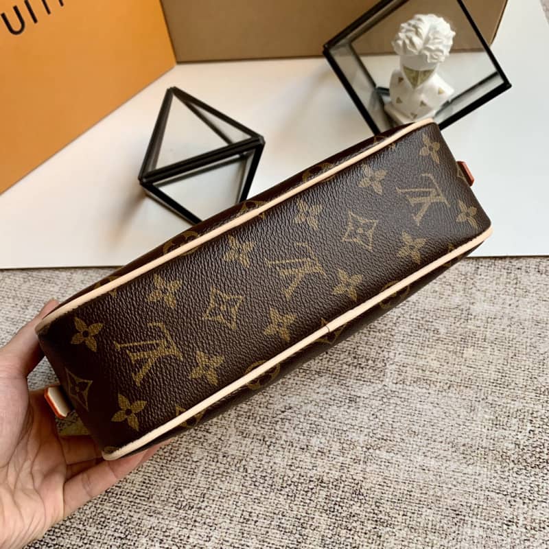 L0vis Vvtt0n Toilet Pouch GM Monogram Canvas Replica M43383