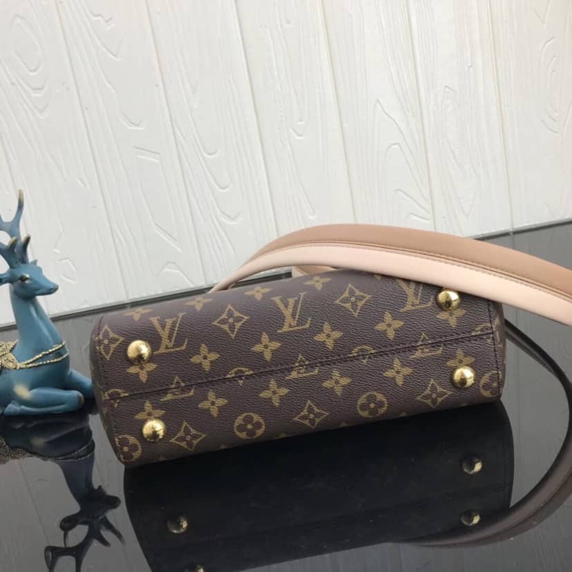 L0vis Vvtt0n Cluny BB Monogram Canvas Shoulder Handbag Replica Purple M42738