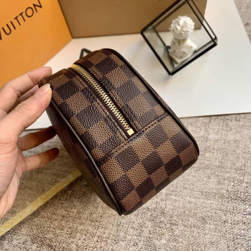L0vis Vvtt0n Damier Ebene Canvas King Size Toiletry Bag Replica N47527