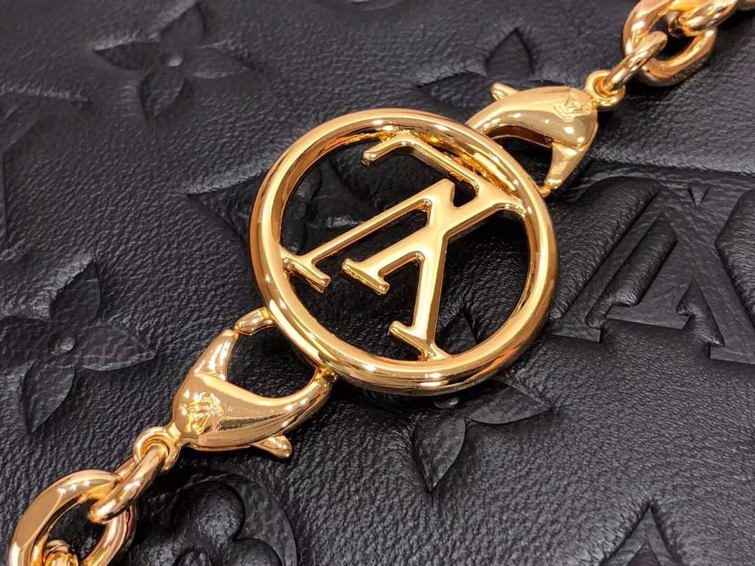 L0vis Vvtt0n Pochette Coussin Monogram Embossed Lambskin Chain Replica Bag Black