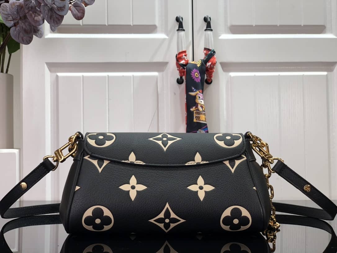 L0vis Vvtt0n Favorite Monogram Empreinte Leather Replica Shoulder Bag Black M45836