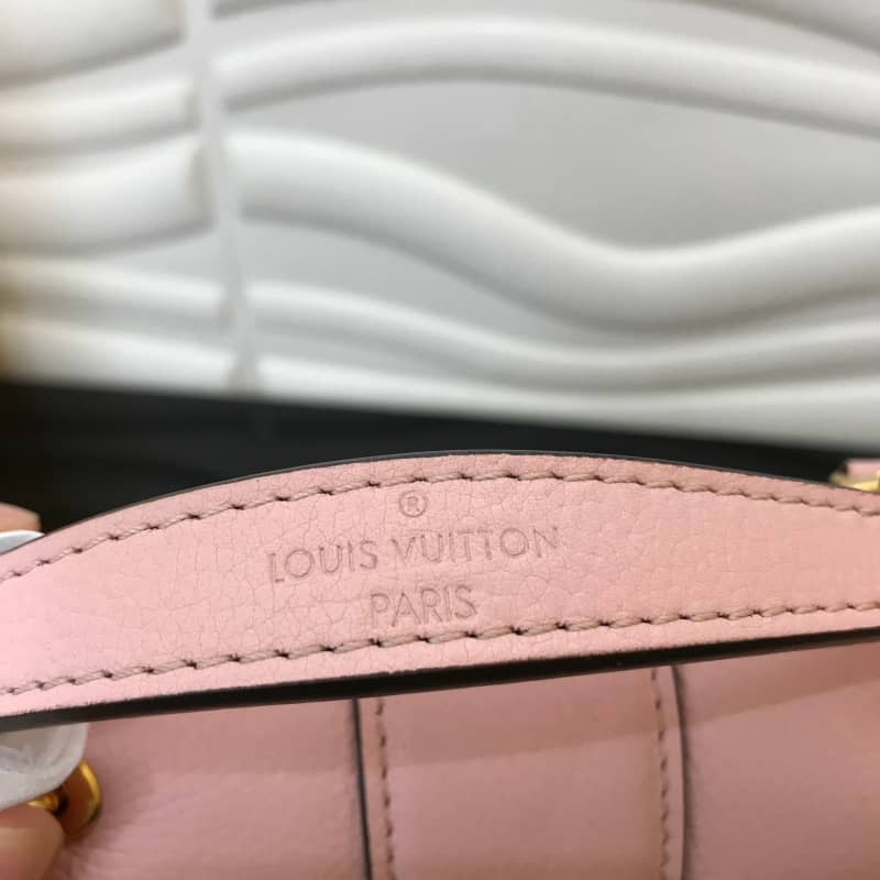 L0vis Vvtt0n Damier Ebene Clapton Replica Backpack Pink N42262