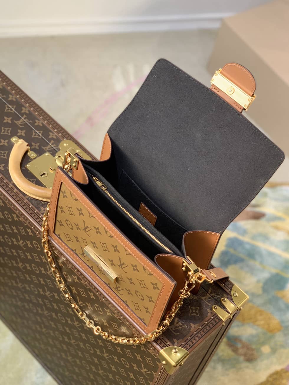 L0vis Vvtt0n Monogram Dauphine MM M44391 Replica Crossbody Bag