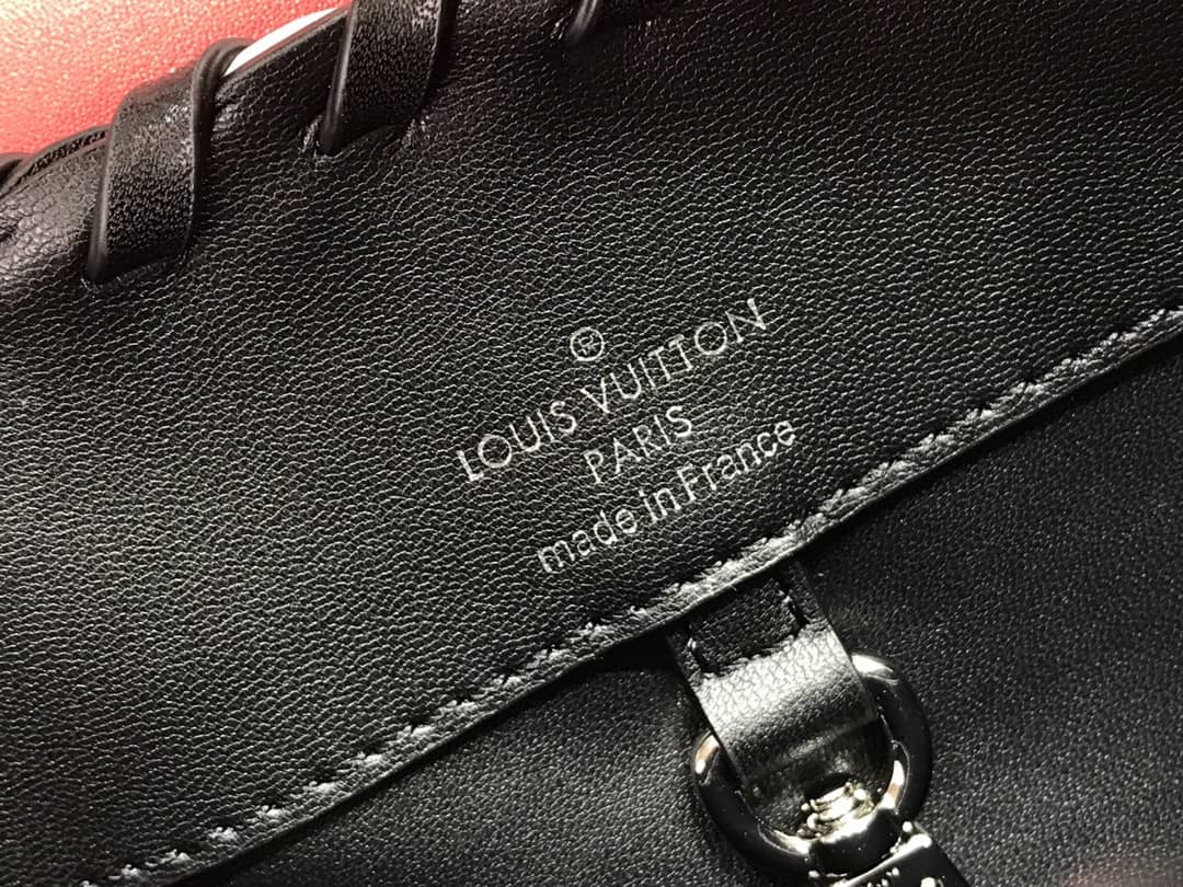 L0vis Vvtt0n Capucines Taurillon Shoulder Bag Replica Red M94519