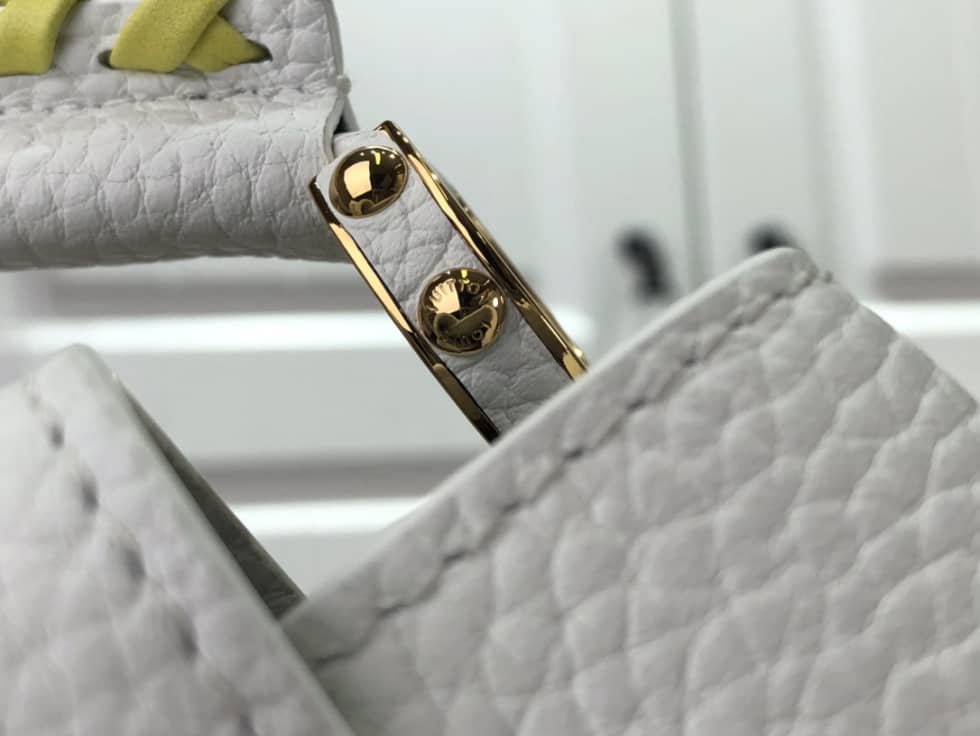 L0vis Vvtt0n Capucines Mini M57945 Replica Shoulder Bag