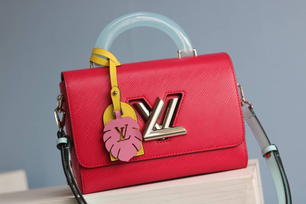 L0vis Vvtt0n Epi Twist PM Chain Red M50332 Replica Crossbody Bag