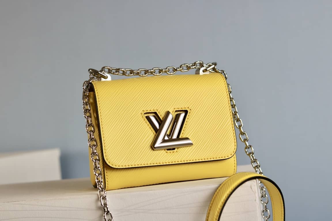 L0vis Vvtt0n Replica Twist MM Epi Leather Bag Yellow