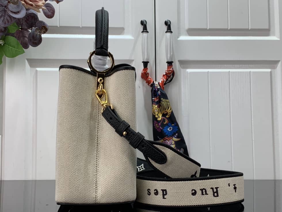 L0vis Vvtt0n Capucines MM Black M59872 Replica Shoulder Bag