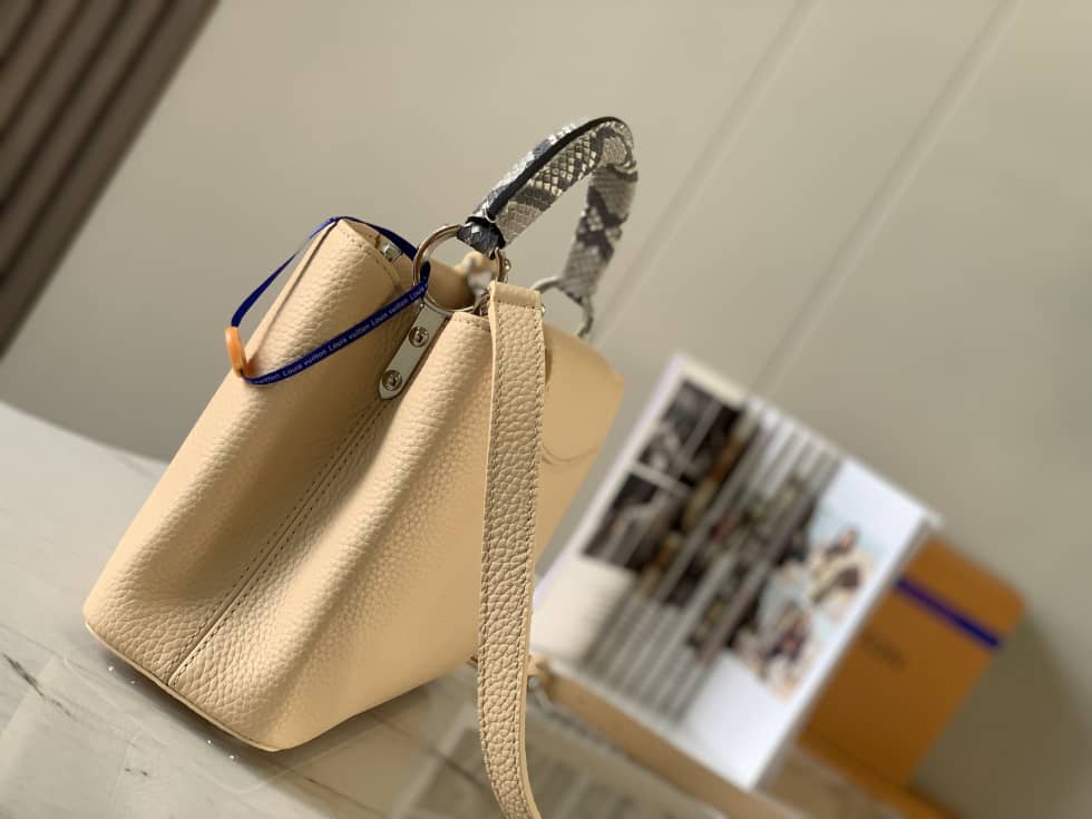 L0vis Vvtt0n Capucines BB Tote Taurillon Leather N92041 Replica Crossbody Bag