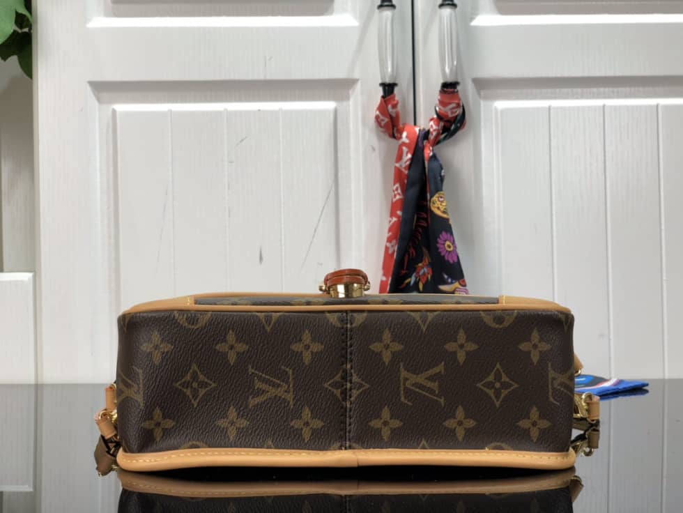 L0vis Vvtt0n Diane Monogram M45985 Replica Crossbody Bag