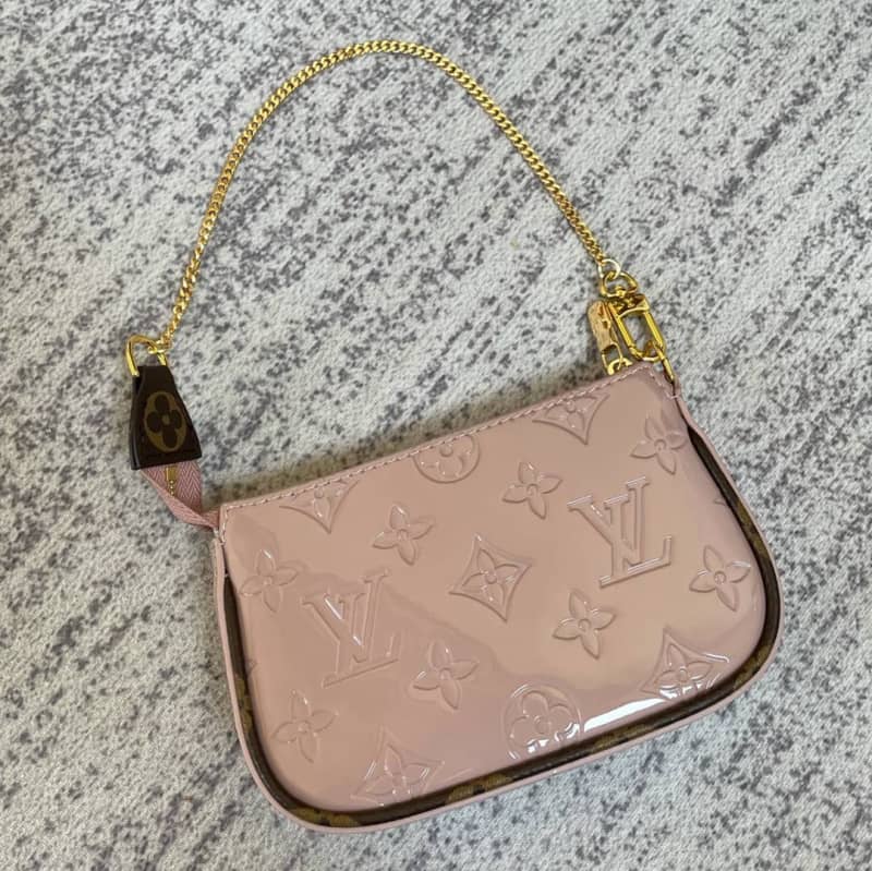 L0vis Vvtt0n Pochette Dupe  Monogram Vernis Accessories Replica Pouch Pink M58009