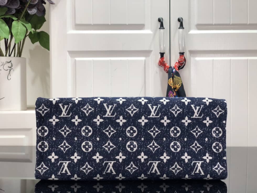 L0vis Vvtt0n Onthego MM Denim Leather M59608 Replica Tote