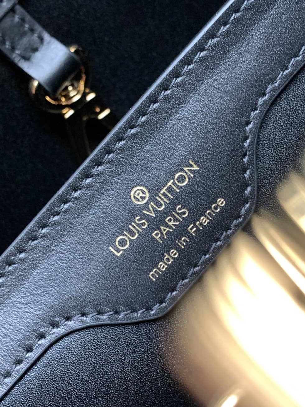 L0vis Vvtt0n Capucines BB Bag M20373 Replica Shoulder Bag