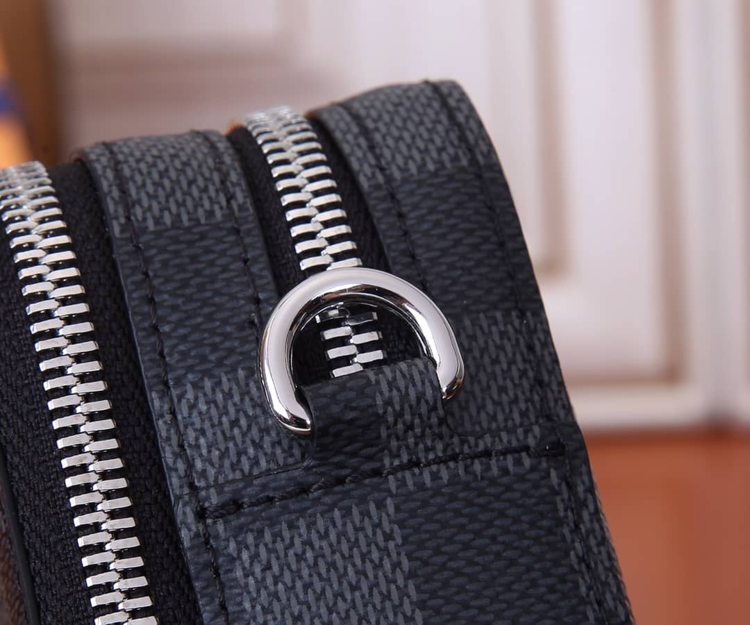 L0vis Vvtt0n Alpha Wearable Wallet Canvas Replica N60418