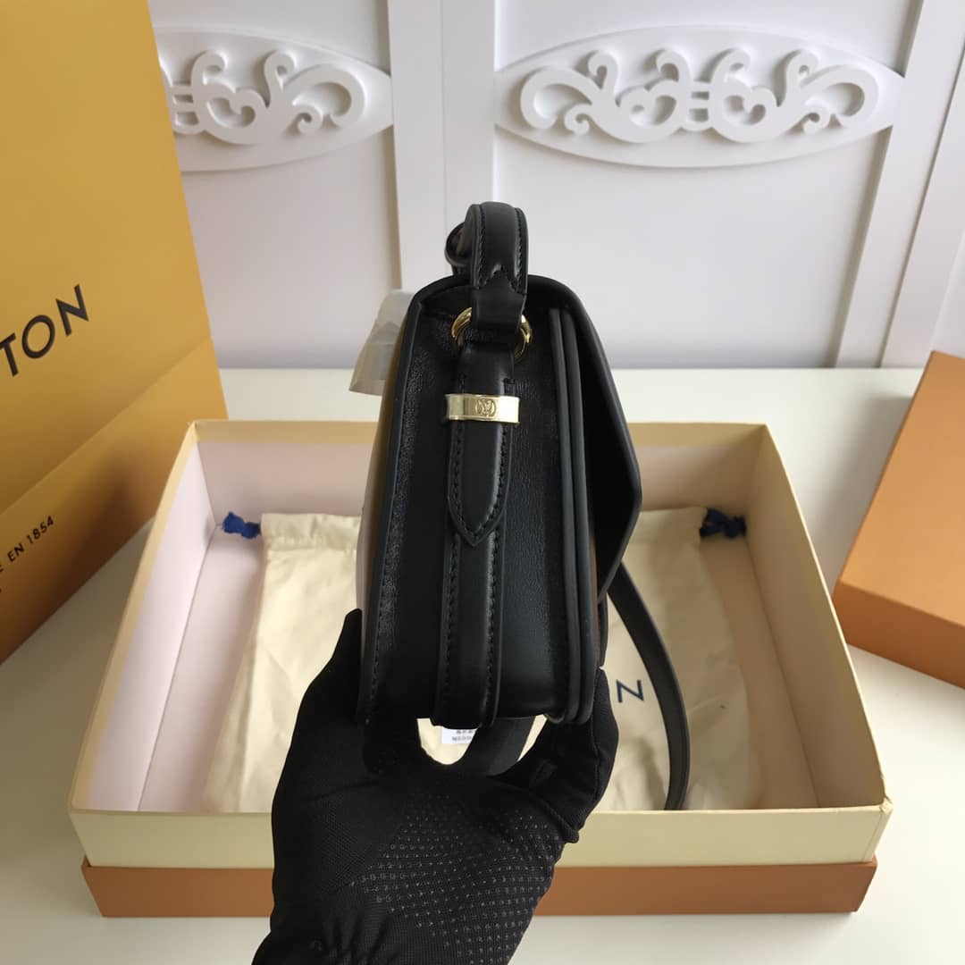 L0vis Vvtt0n Pont9 Neuf Leather Replica Shoulder Bag Black M55948