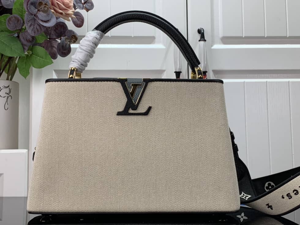 L0vis Vvtt0n Capucines MM Black M59872 Replica Shoulder Bag
