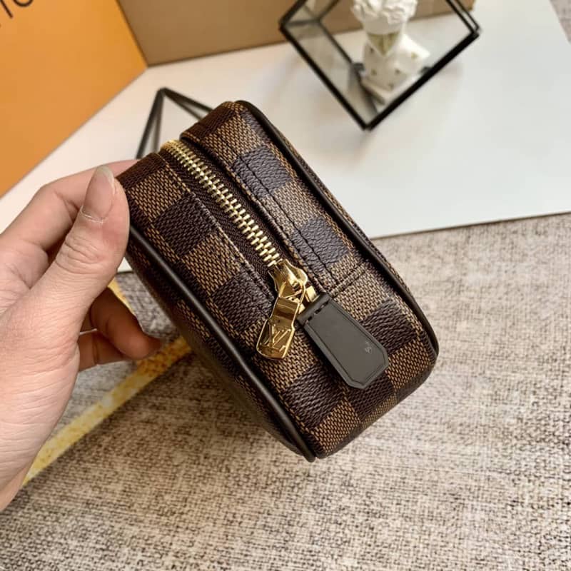 L0vis Vvtt0n Toiletry Trousse Damier Pouch PM Replica N47522