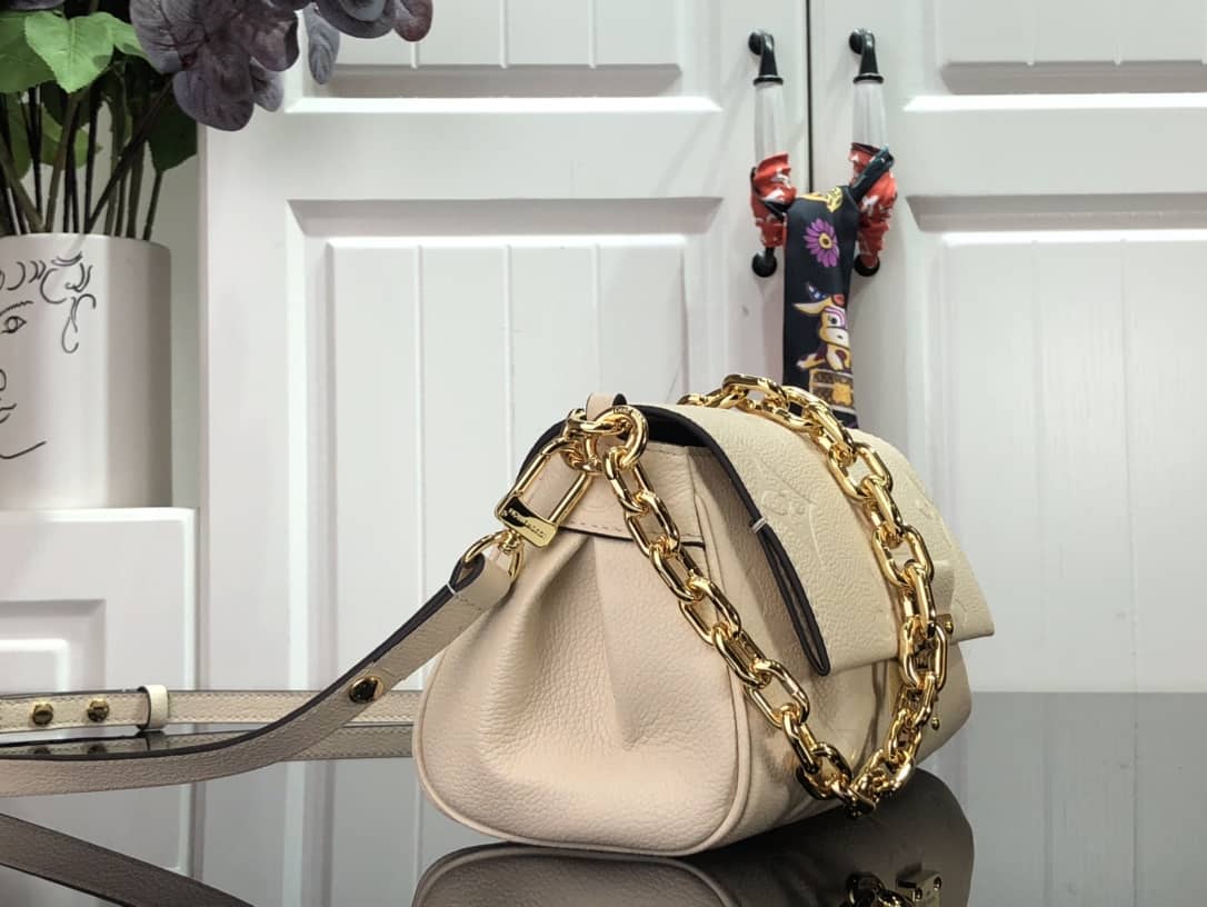 L0vis Vvtt0n Favorite Monogram Empreinte Leather Replica Shoulder Bag Beige M45836